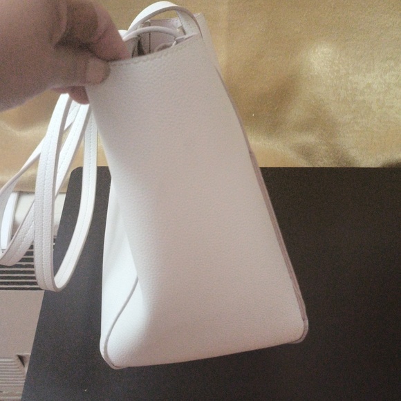 Tommy Bahama handbag - Picture 11 of 16